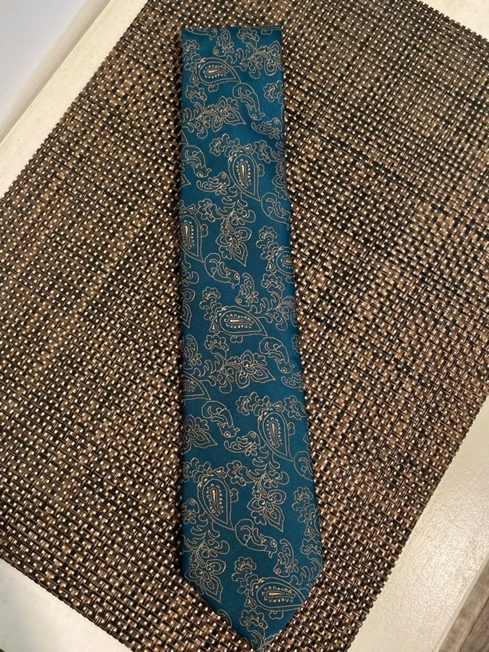 Hi-Tie Mens Teal Paisley Men’s Silk Tie with Gold Paisley Accents